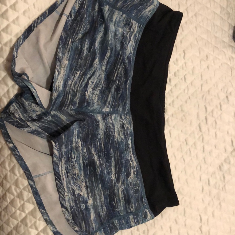 lululemon 2.5” speed up short RARE color size 8